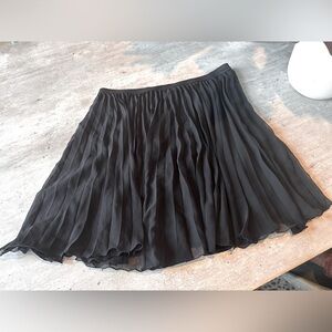 Worthington Petite black pleaded skirt elastic waistband ￼size PL